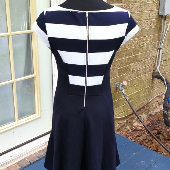 Sold - Picture 3 of 4